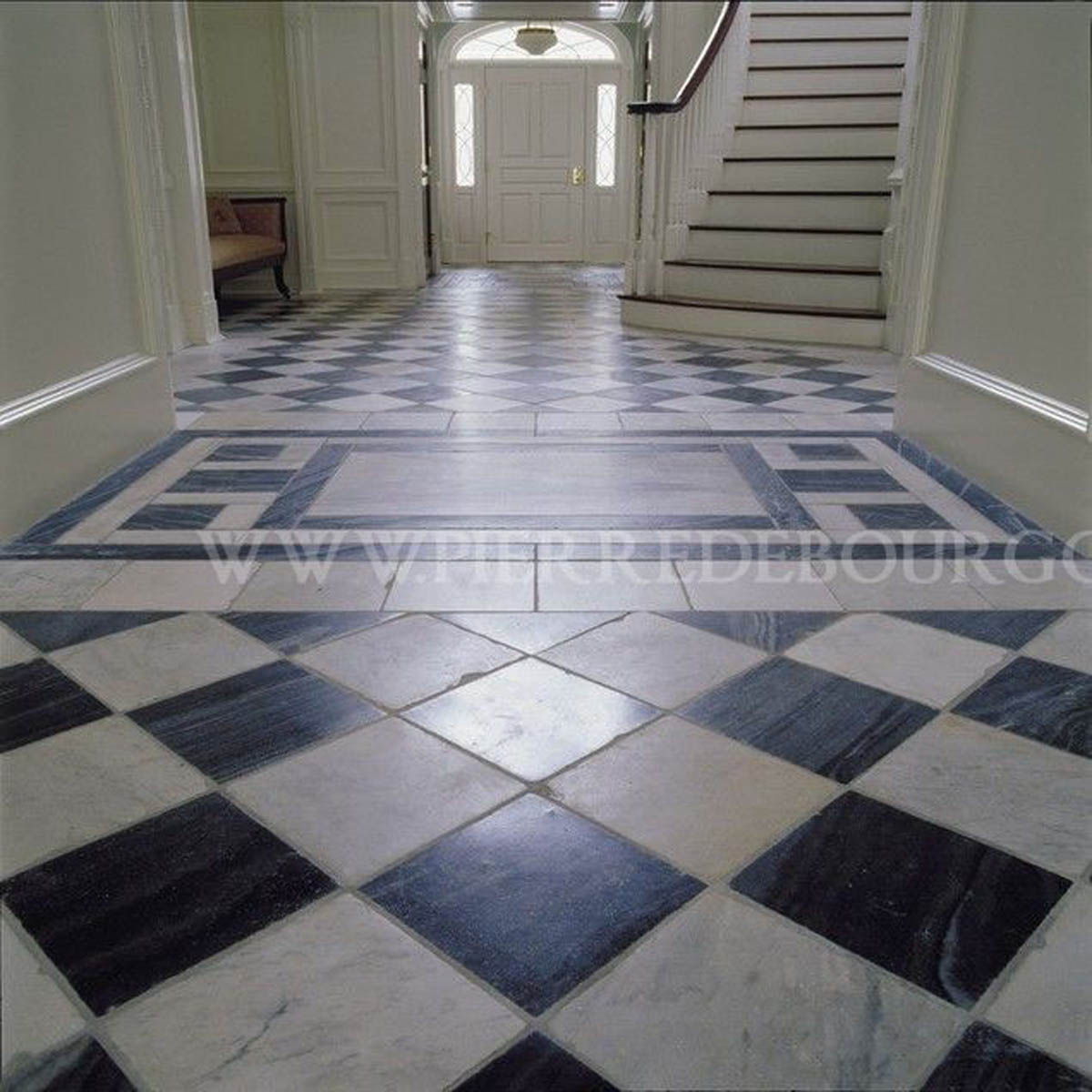 CARRARA FLOORING BALCK & WHITE